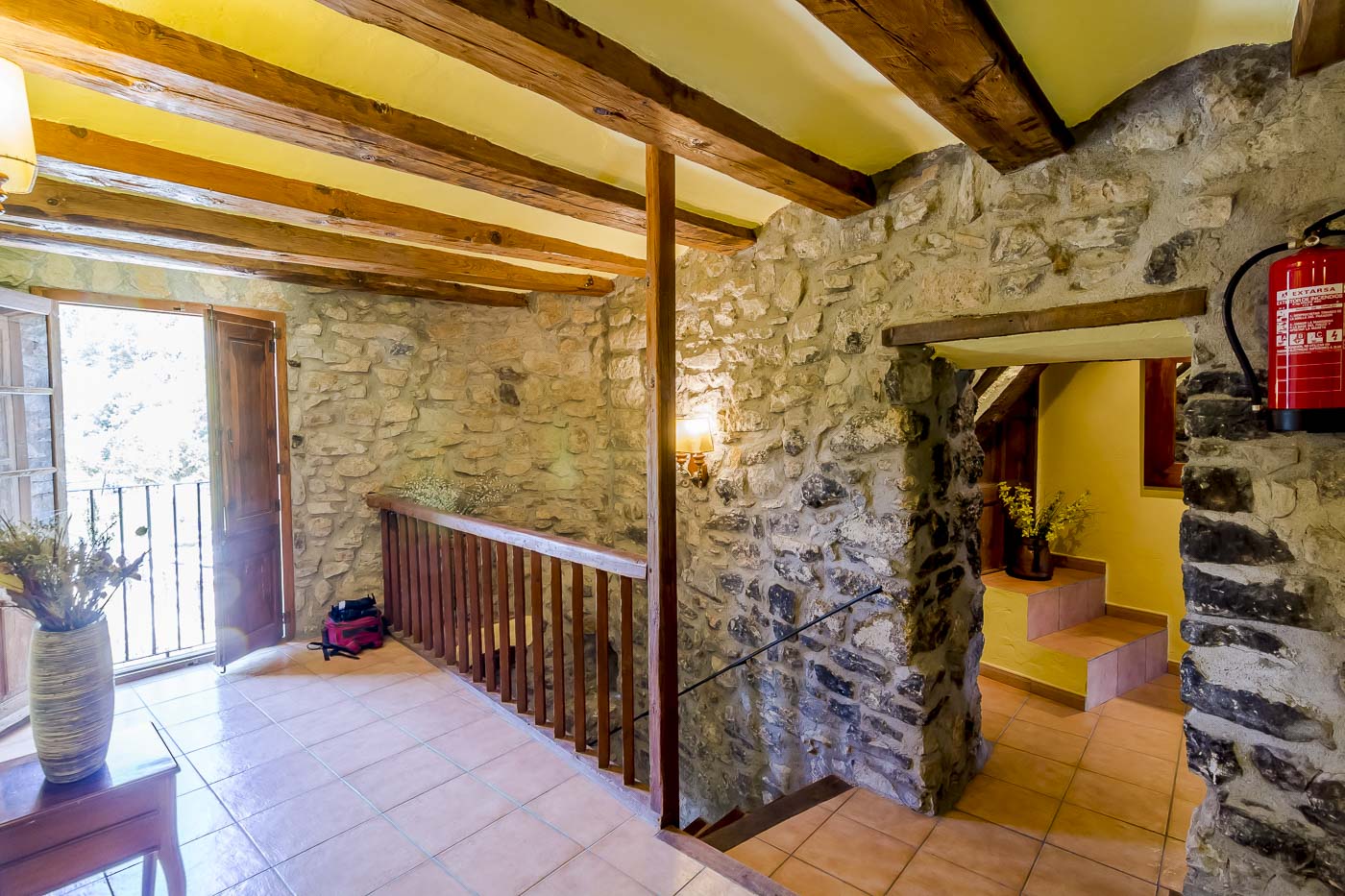 Reception to 1st floor